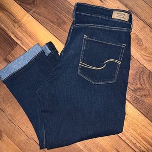 Levi's Mid rise stretch Capri